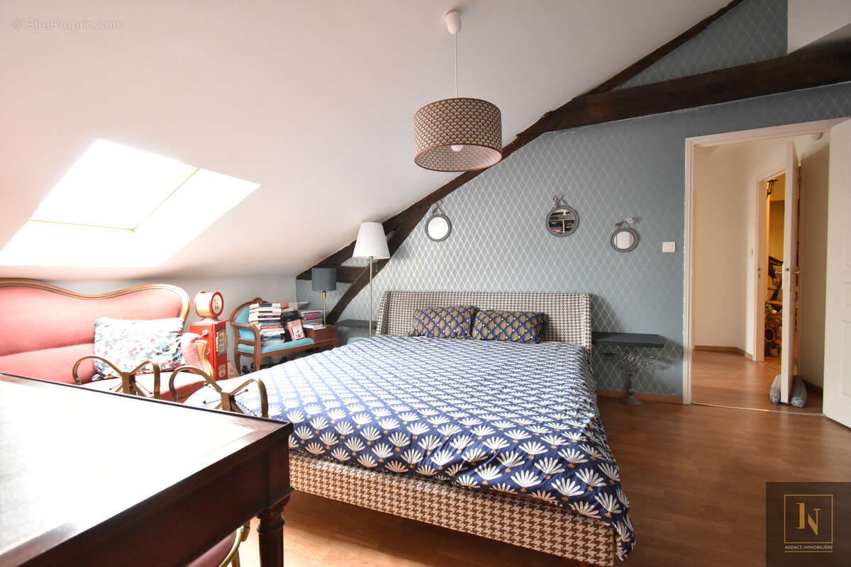 Appartement à LA VARENNE
