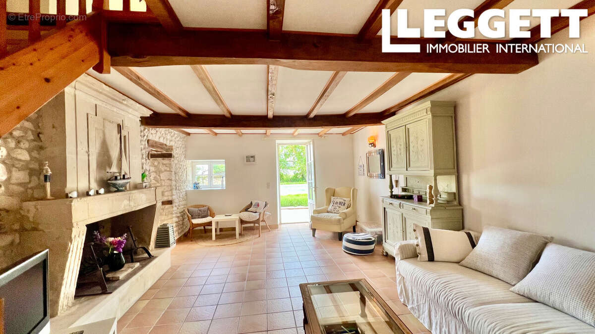 Maison à CHENAC-SAINT-SEURIN-D'UZET