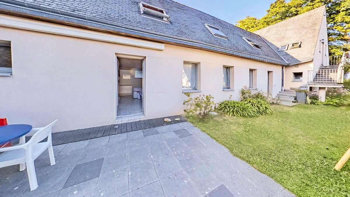 Maison de Prestige  à Tréguier : 5 Chambres + Appartement T3 Indépendant - photo 2