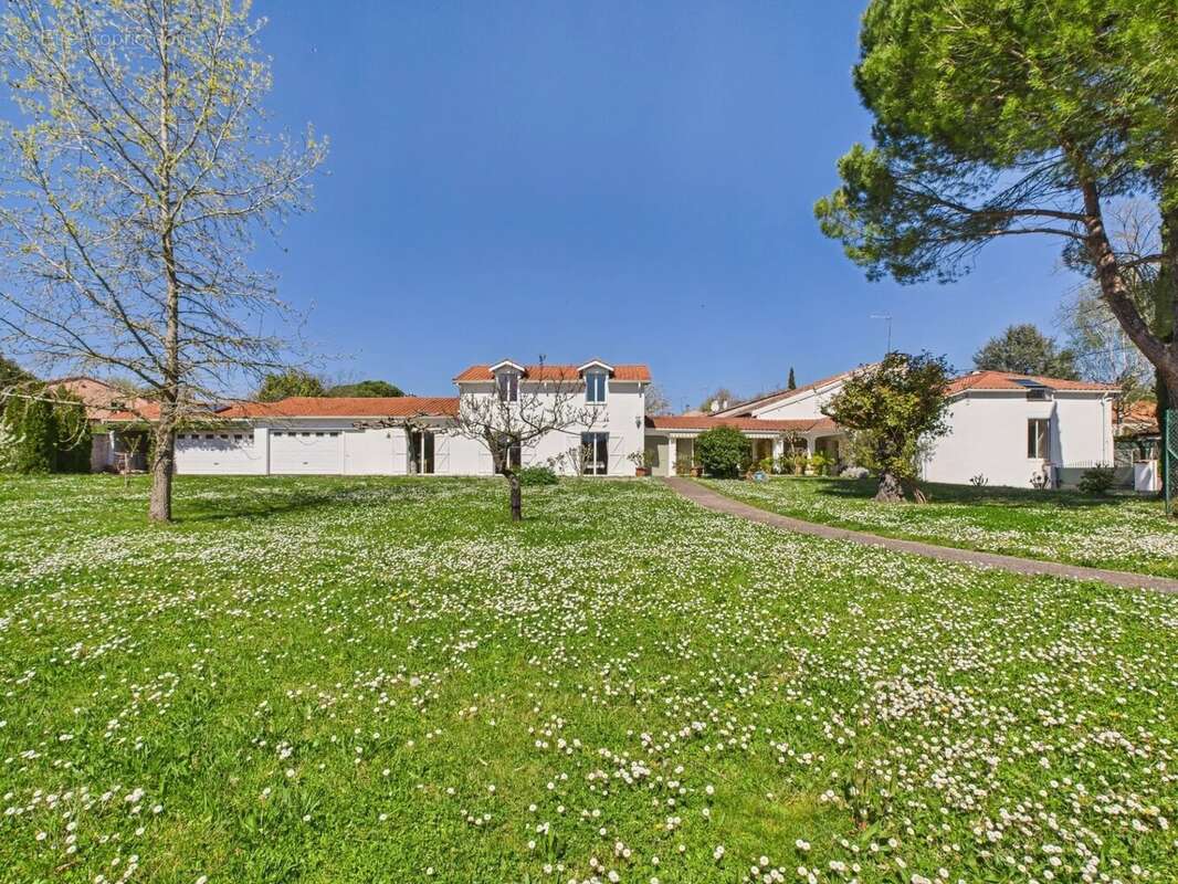 Maison à SAINT-SYLVESTRE-SUR-LOT