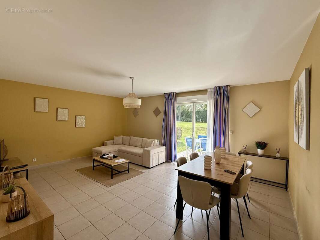 Appartement 65 m² à Saint-Arnoult  - photo 8