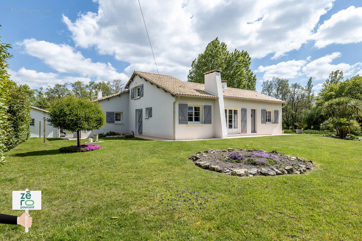 Maison à LES CLOUZEAUX