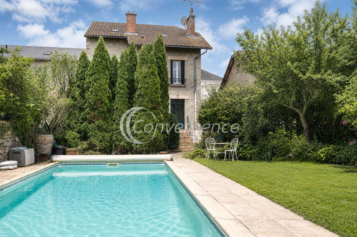 Maison de ville avec jardin, piscine, dépendance et garage - LIMOGES - photo 19