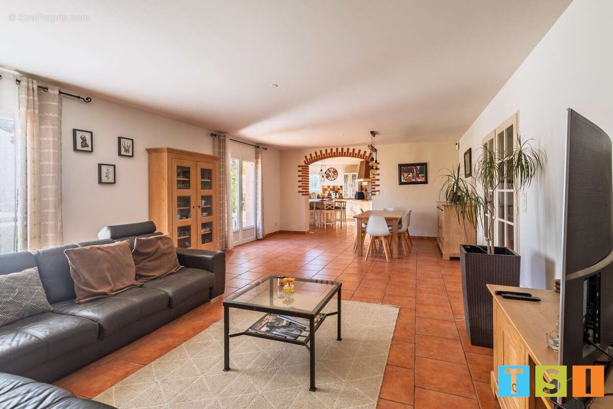 Maison à MONTESQUIEU-VOLVESTRE