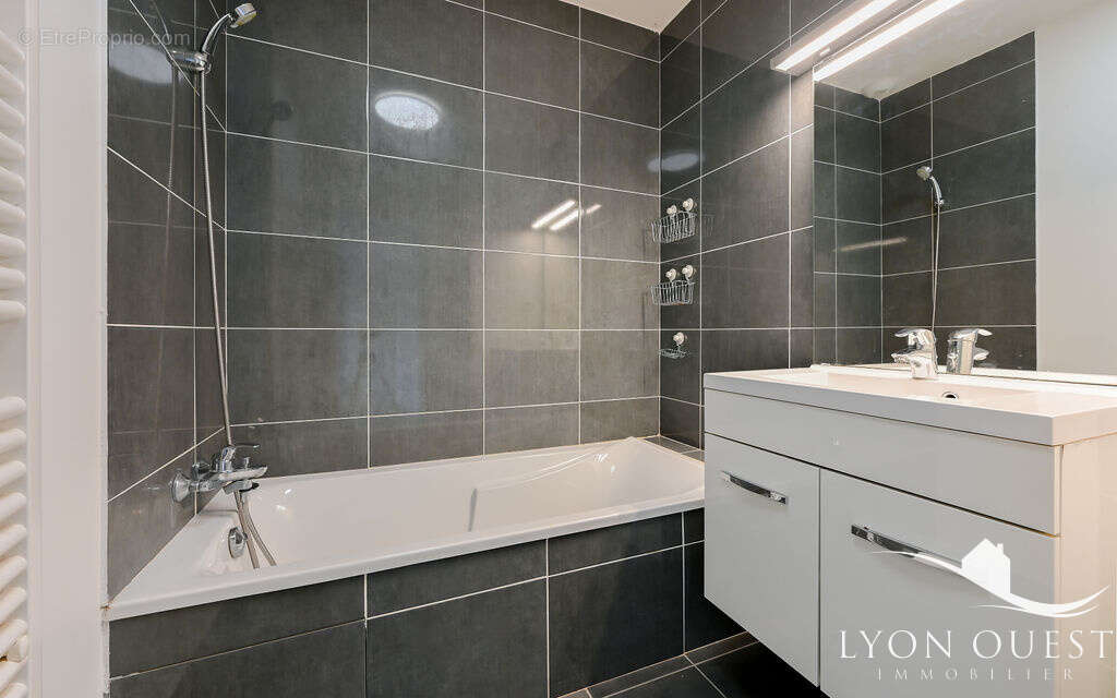 Appartement à CHARBONNIERES-LES-BAINS