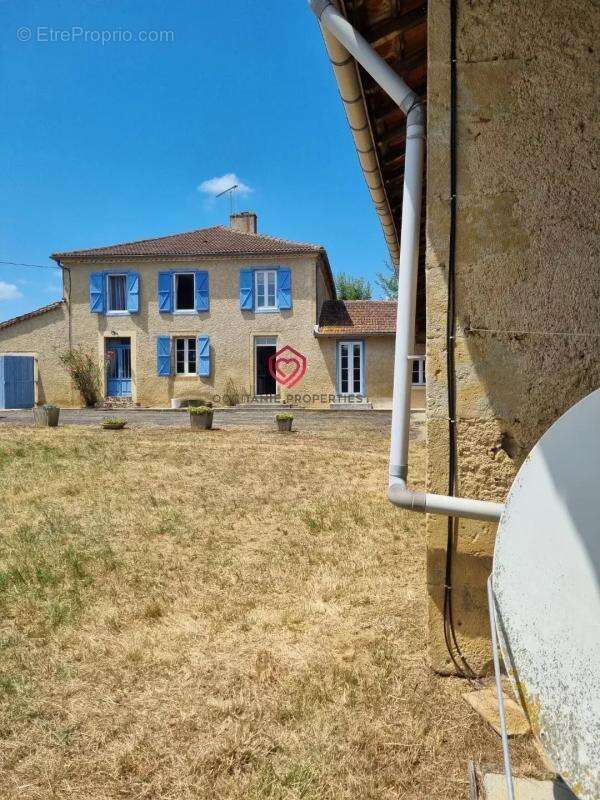 Maison à SEISSAN