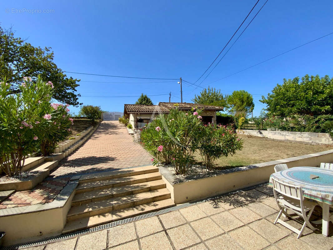Maison Saint Ciers Du Taillon 163 m2 - photo 2