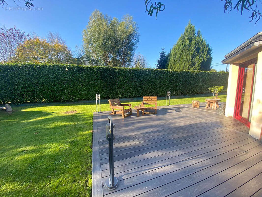 Maison à JUGON-LES-LACS