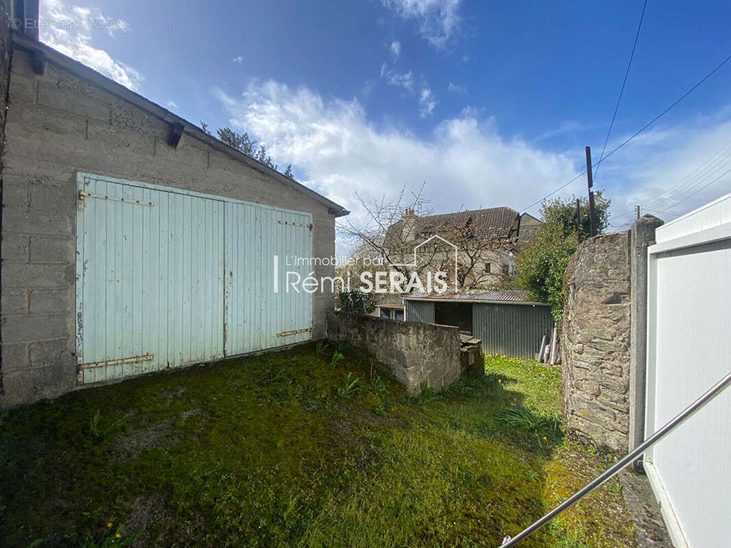 Maison à CONDE-SUR-NOIREAU