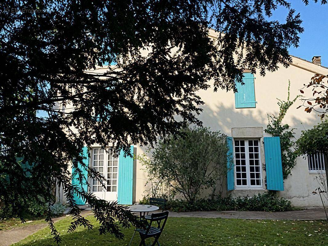 Maison à SAINT-SAUVEUR-D'AUNIS