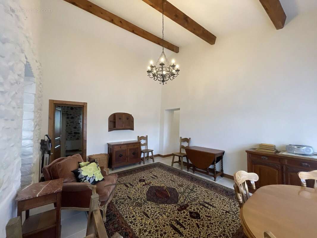 Maison à ALBA-LA-ROMAINE