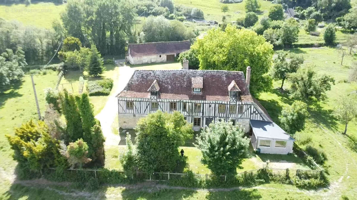 Manoir de Caractère Pierre et Colombages - 7 pièces dont 5 chambres - Dépendance - photo 2