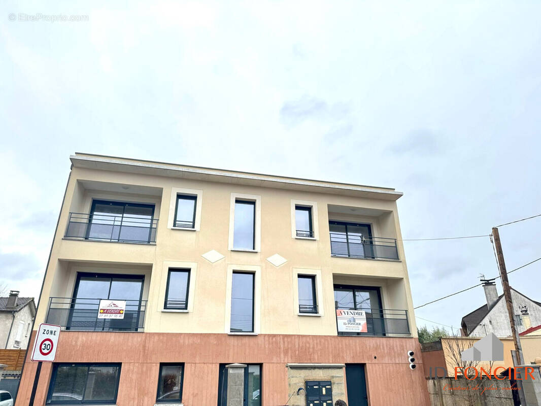 Appartement à PARAY-VIEILLE-POSTE