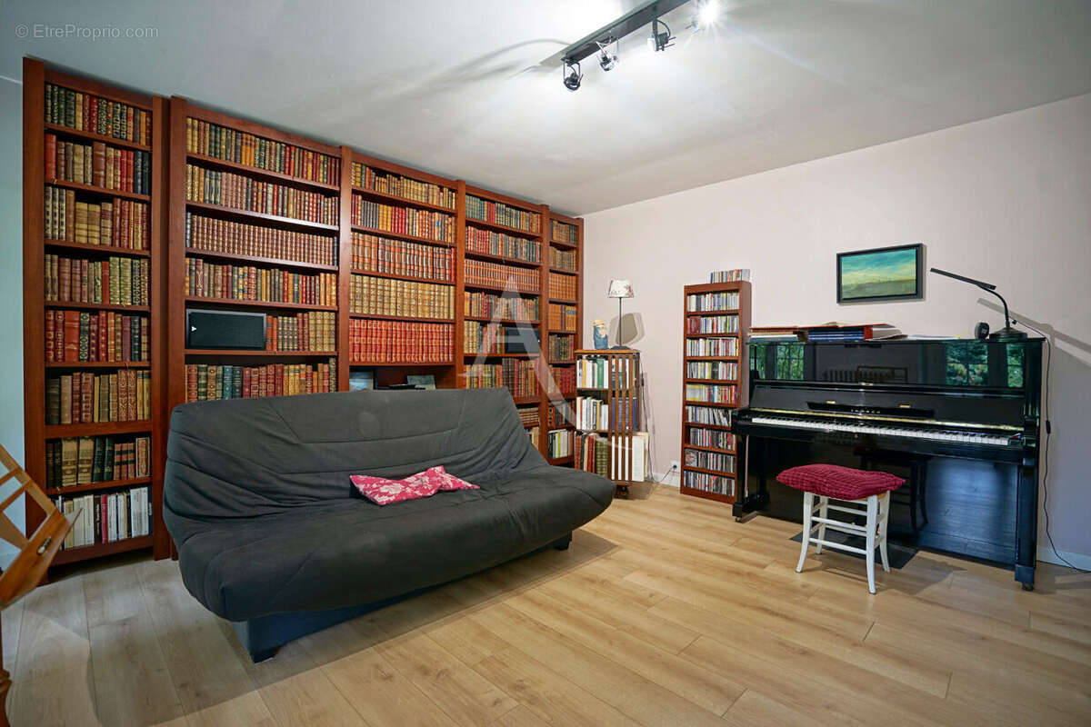 Maison à SAINT-JEAN-DE-BRAYE