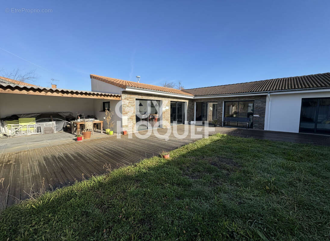 Maison à VILLENAVE-D&#039;ORNON