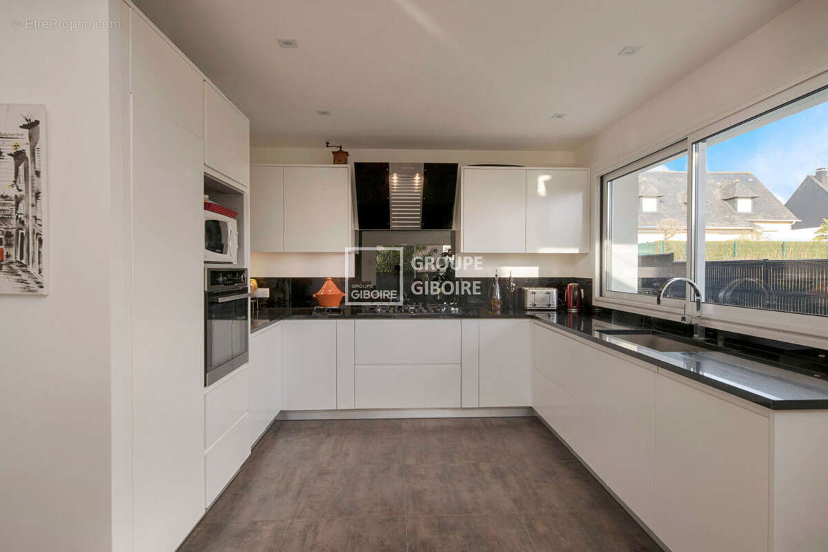 Maison à MONTGERMONT