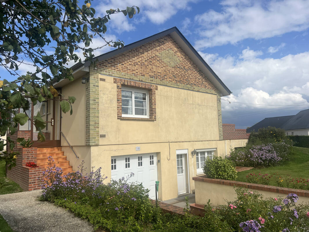 Maison à LA TRINITE-DU-MONT