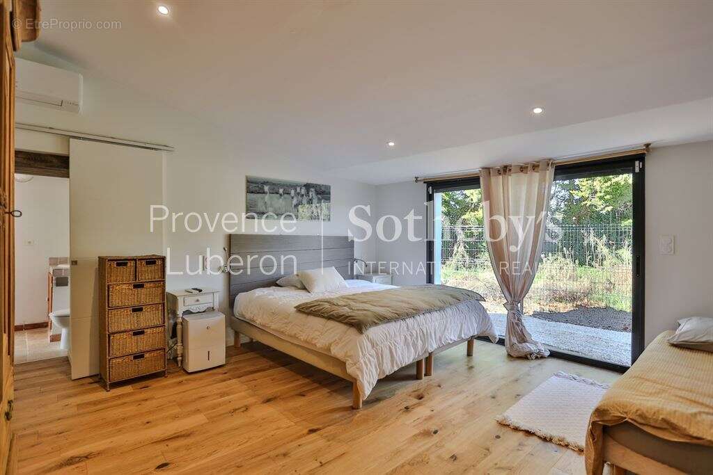 Maison à PERNES-LES-FONTAINES