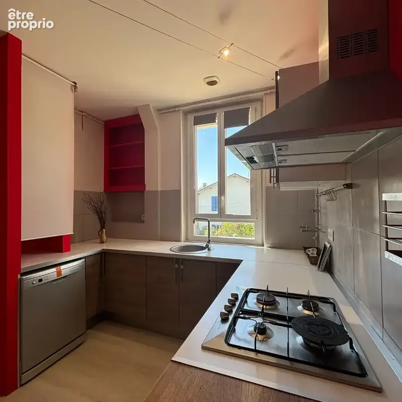 Appartement T3 de 66 m² sur Guilherand - photo 3
