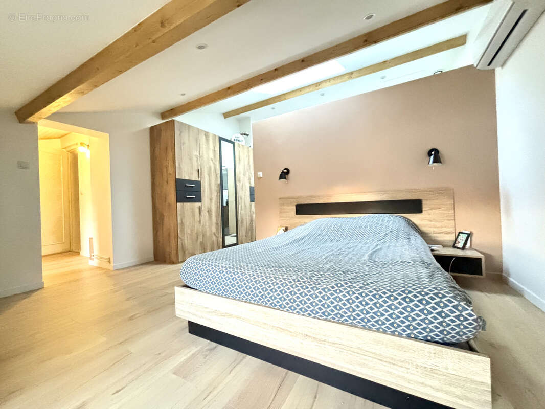 Maison à SAINT-MAGNE-DE-CASTILLON