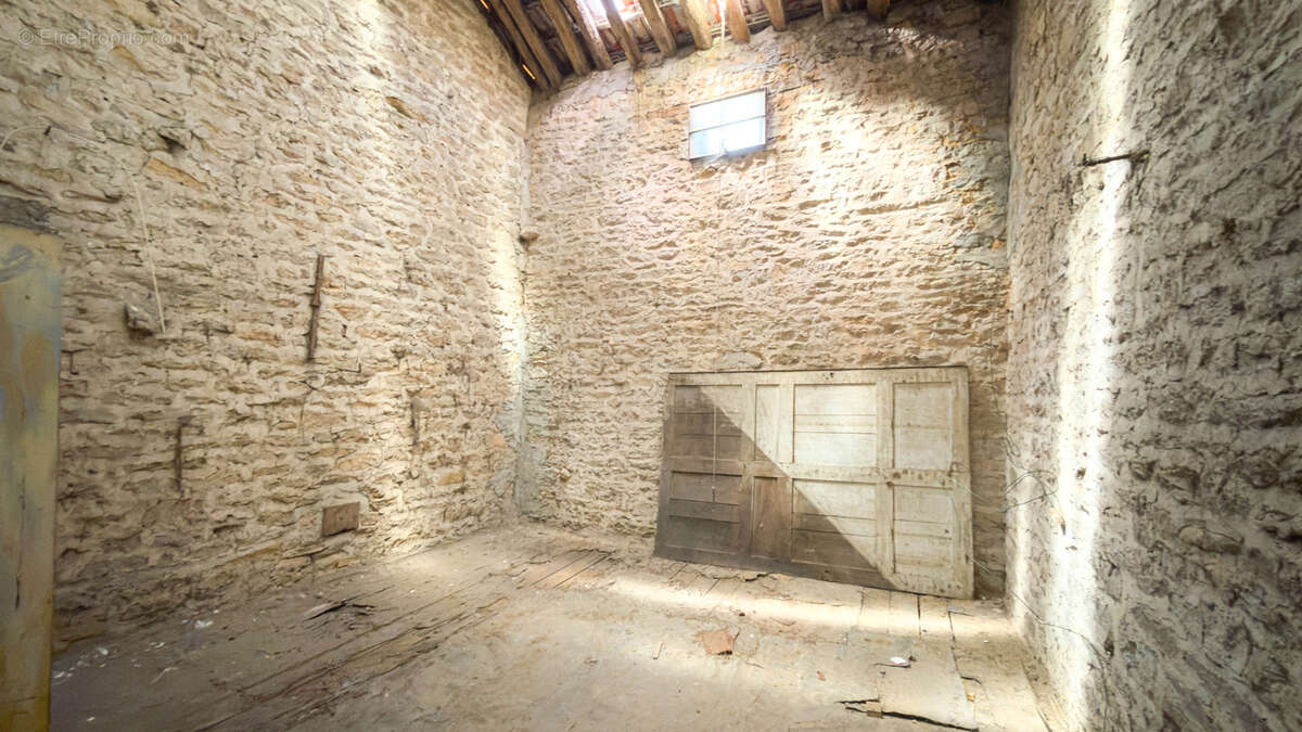 Maison à AIGLEMONT