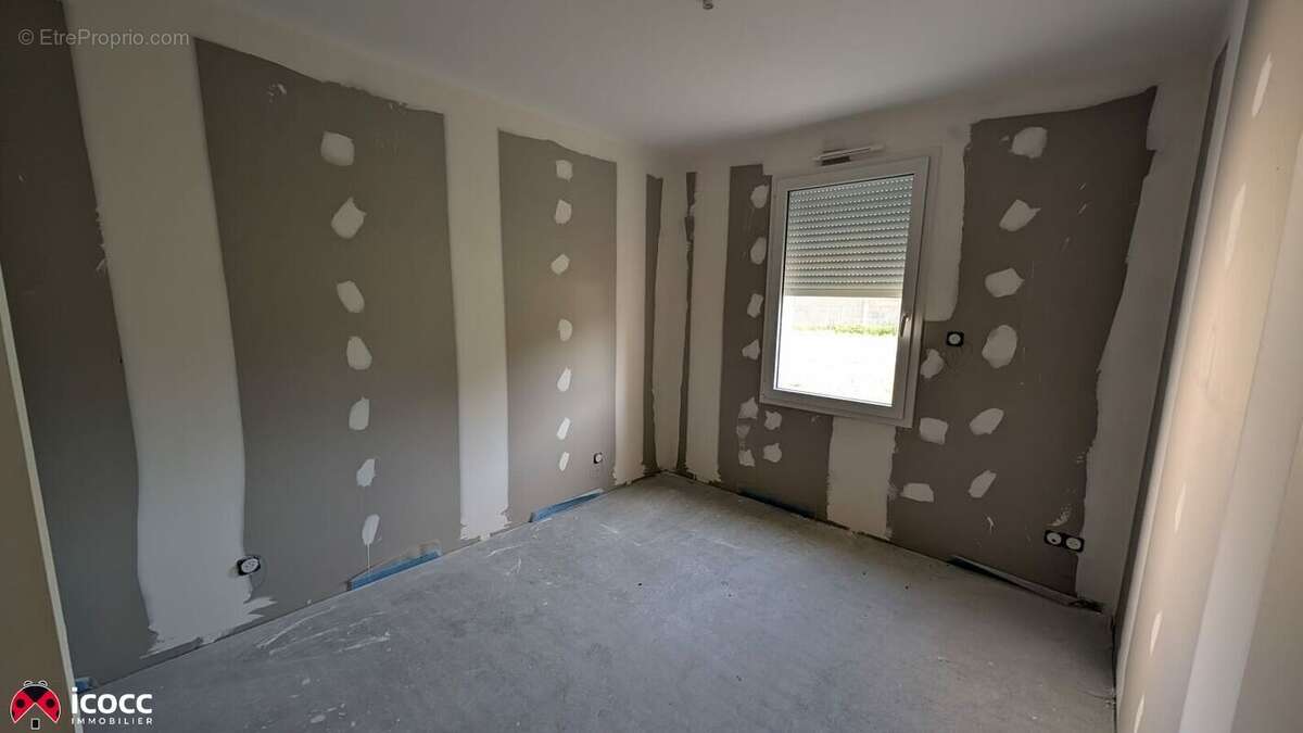 Maison 92 m² à Les Magnils-Reigniers  - photo 5