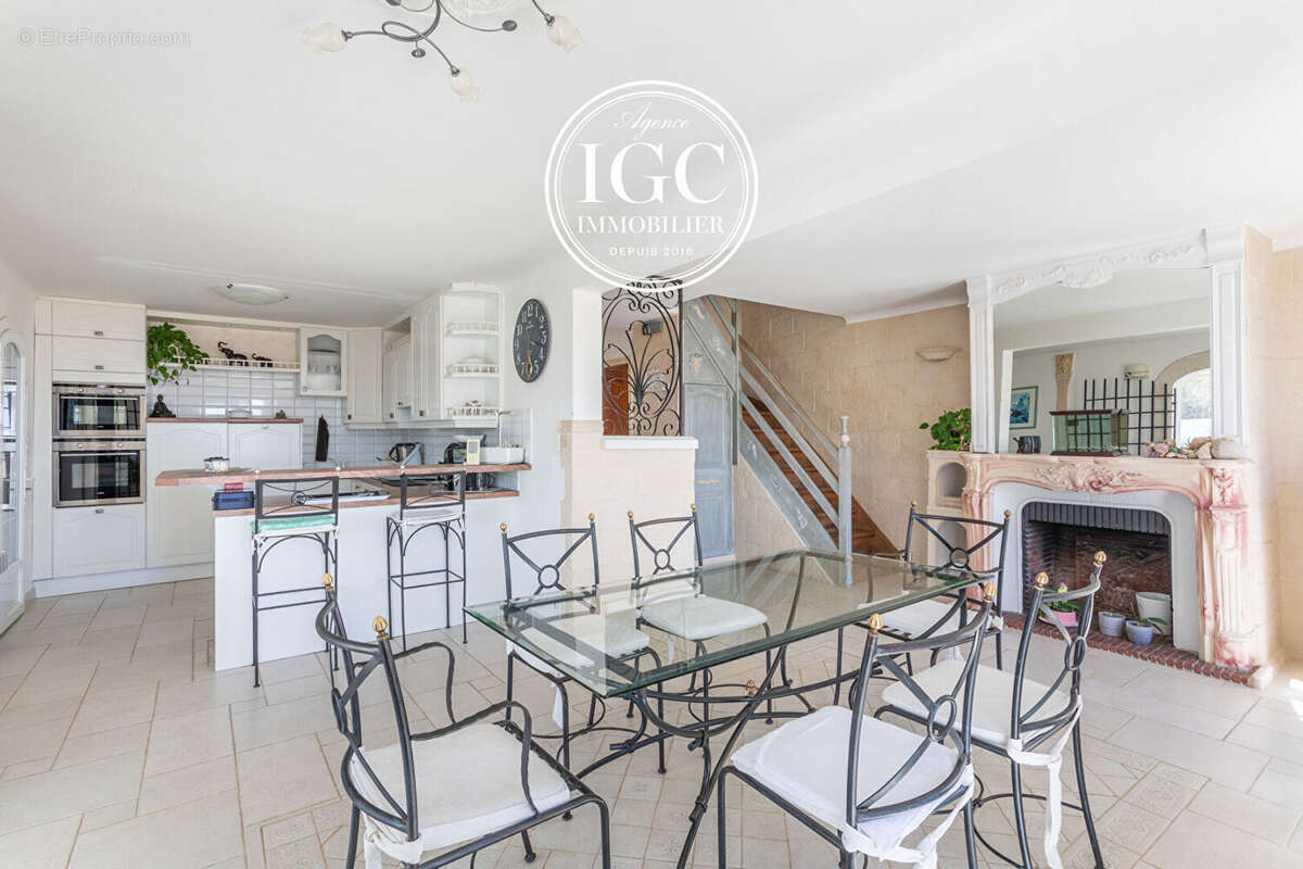 Maison à SAUSSET-LES-PINS