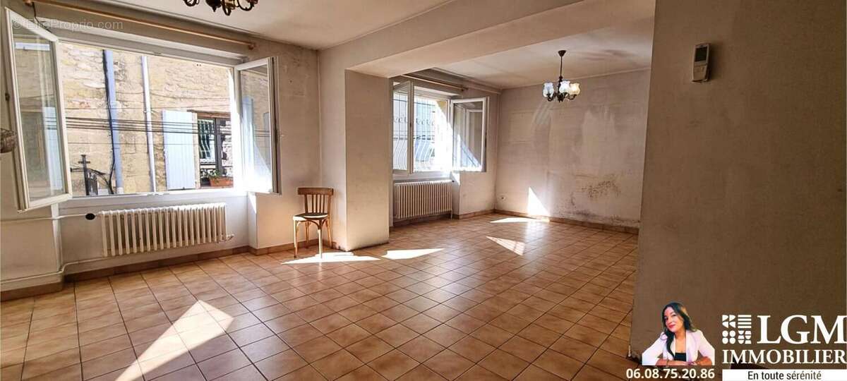 Rognes -Maison de village de caractère 130m² – garage – cave – terrasse - photo 3