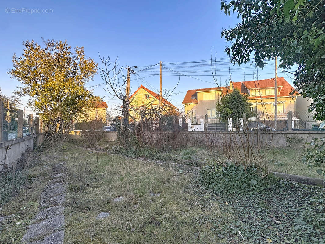 Maison à PARAY-VIEILLE-POSTE