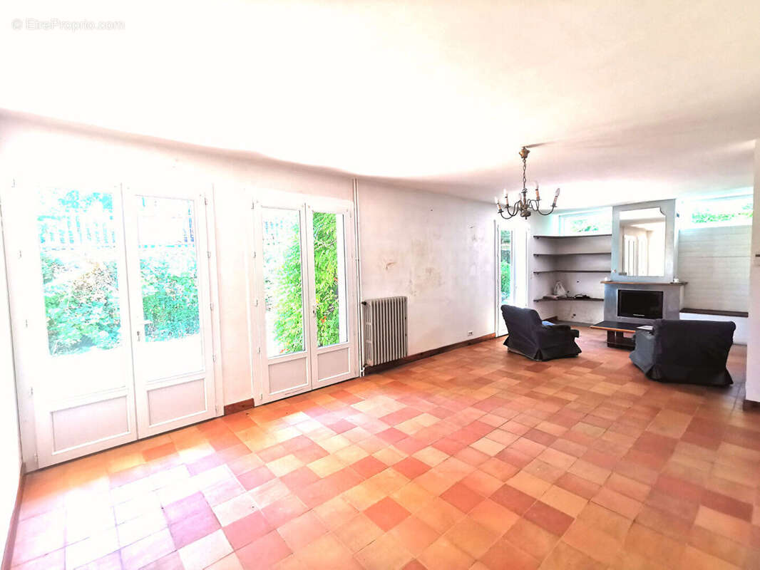 Maison 6 pièces - 170 m² - Fort potentiel - photo 4