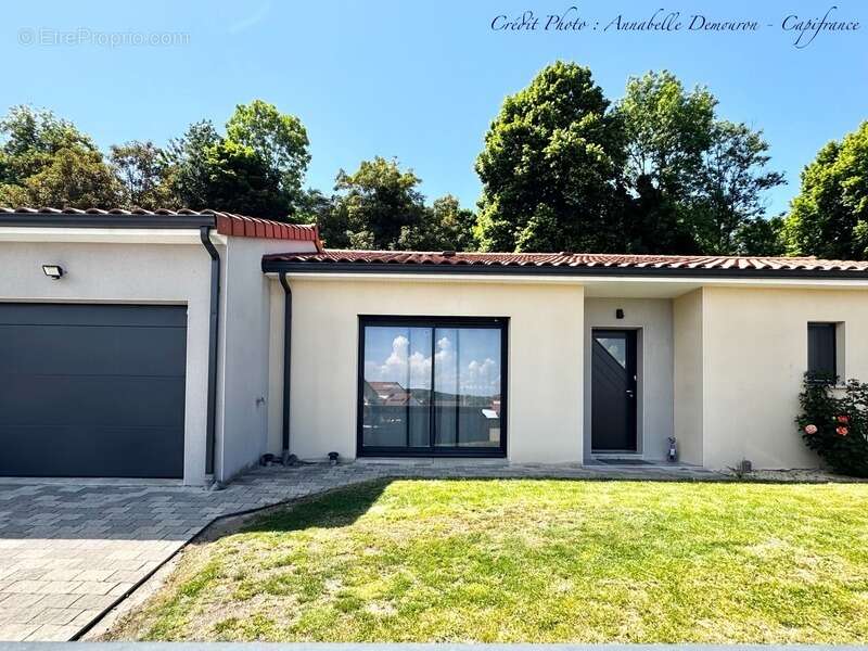 Maison à VOLVIC