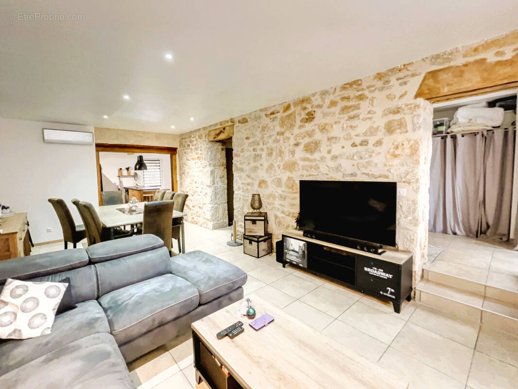 Appartement à JUJURIEUX