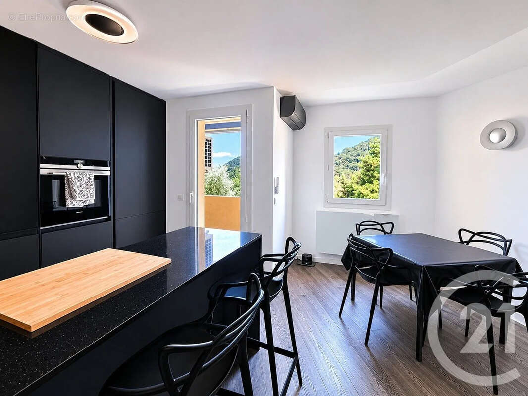 Appartement à ROQUEBRUNE-CAP-MARTIN