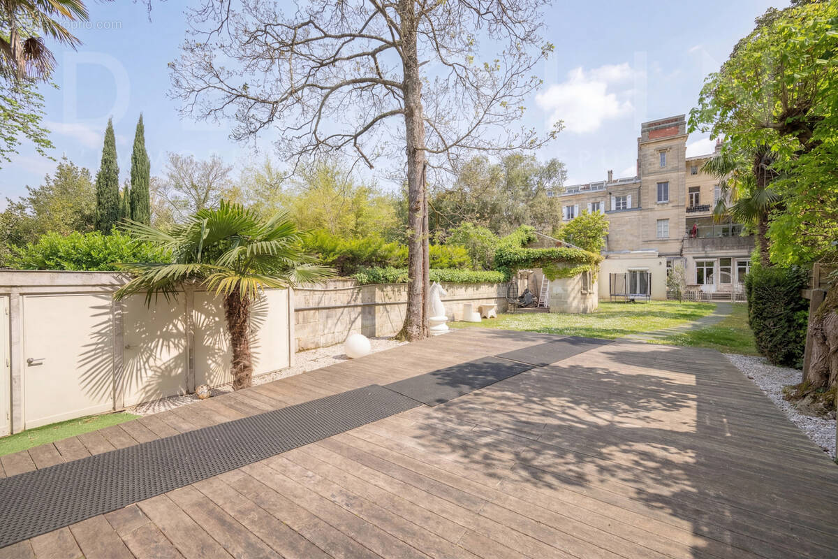 Appartement à BORDEAUX