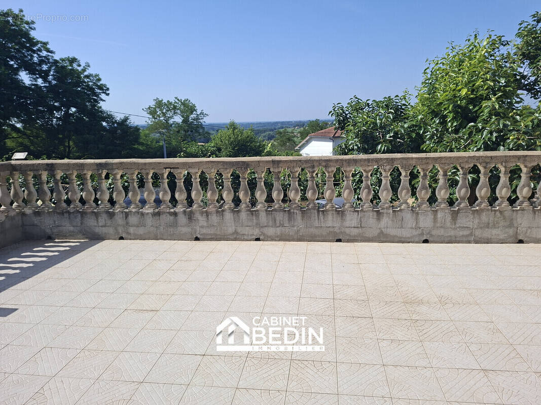 Appartement à NOUSSE