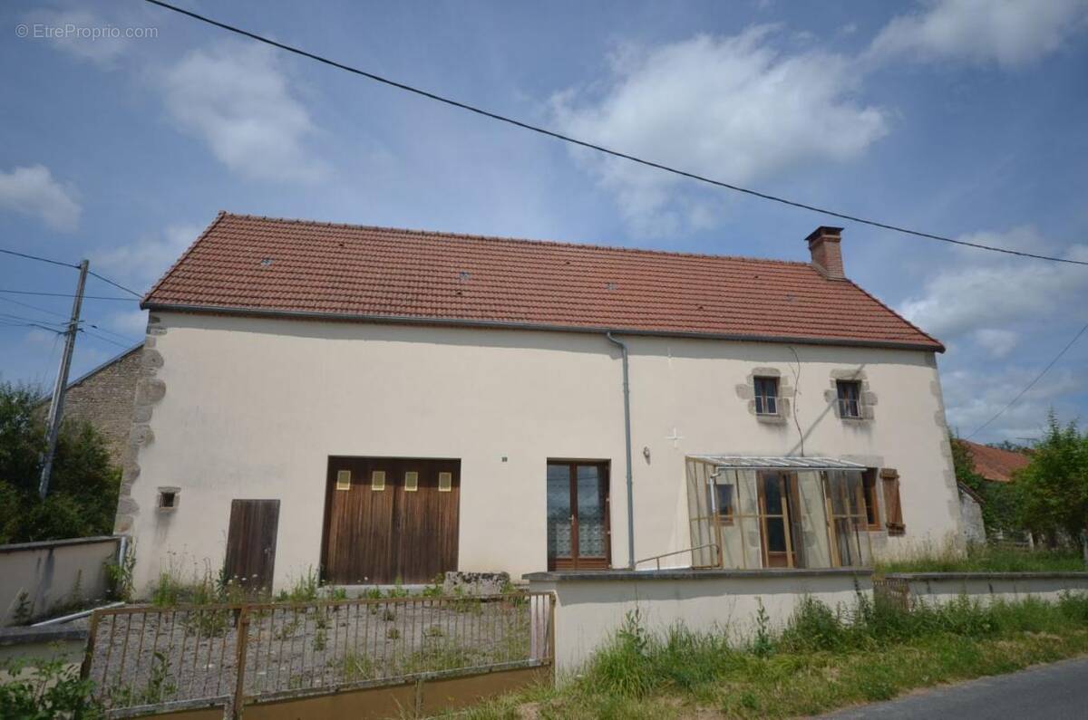 Maison à DOMEYROT