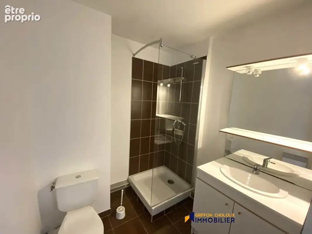 Appartement Cholet centre ville avec terrasse et place de parking - photo 5