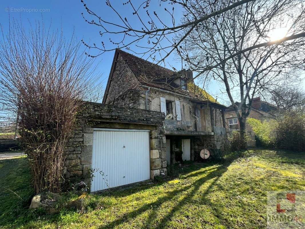 Maison à RUEYRES