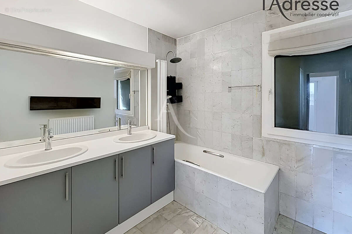 Appartement à SURESNES