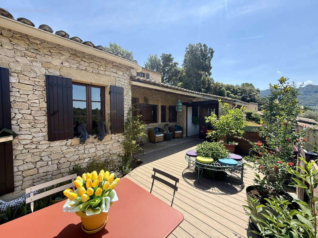 Nyons - elegante villa provencale avec piscine et vue - photo 2