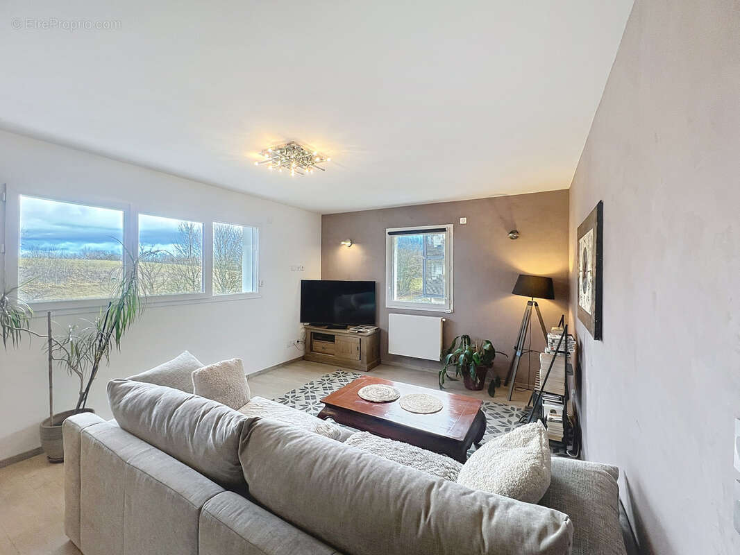 Appartement à SEYNOD