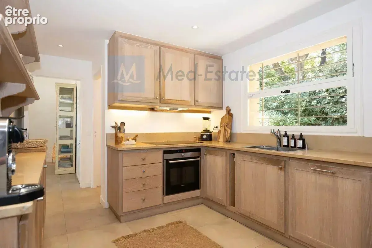 Villa d'exception avec vue panoramique à Grimaud. - photo 4