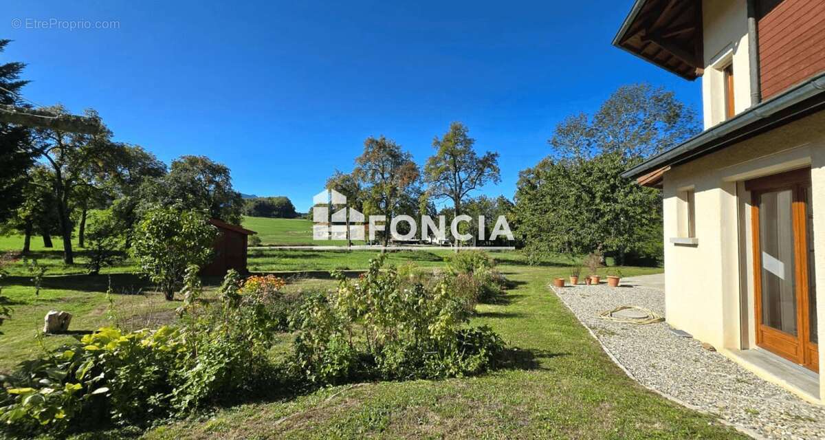 Maison à LA ROCHE-SUR-FORON