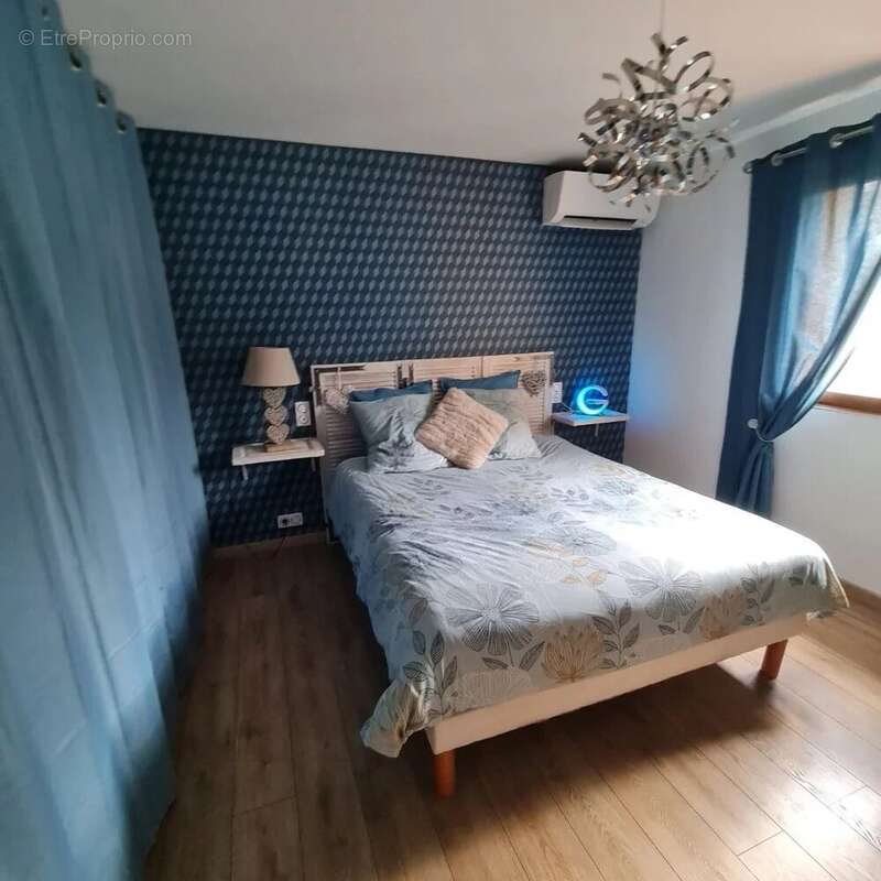 Maison à SAINT-CEZAIRE-SUR-SIAGNE