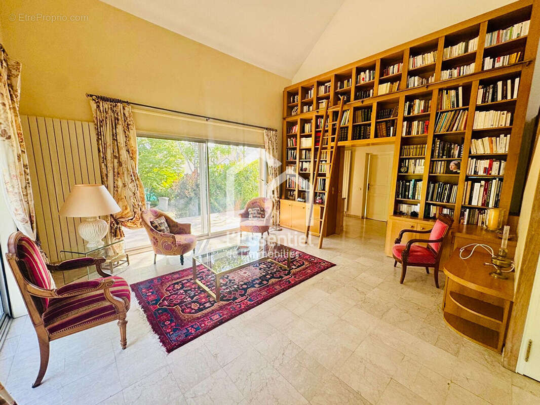 Maison à VERNEUIL-SUR-SEINE