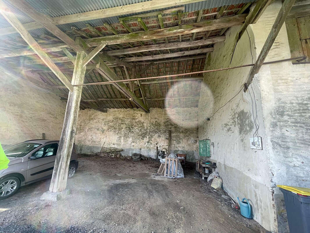 Maison avec grande dépendance et beau terrain - photo 4