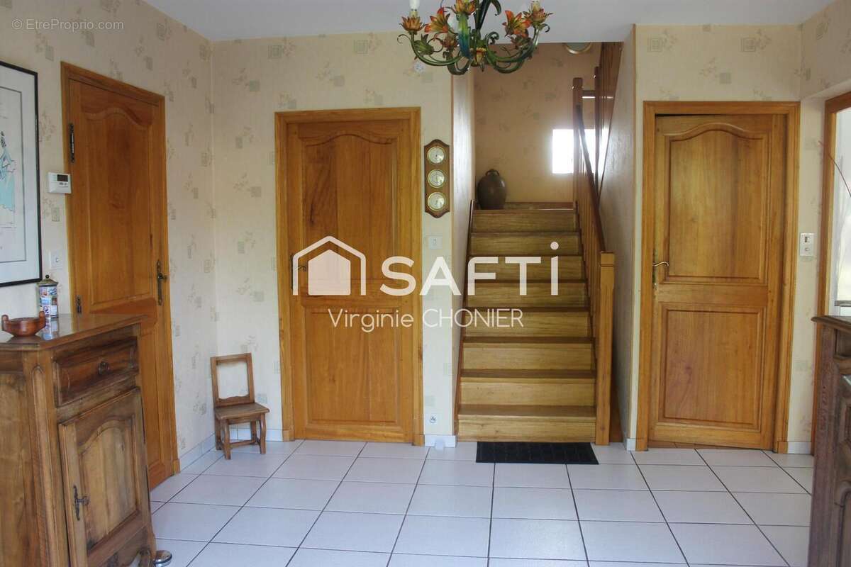 Photo 4 - Maison à SAINT-REMY-EN-ROLLAT