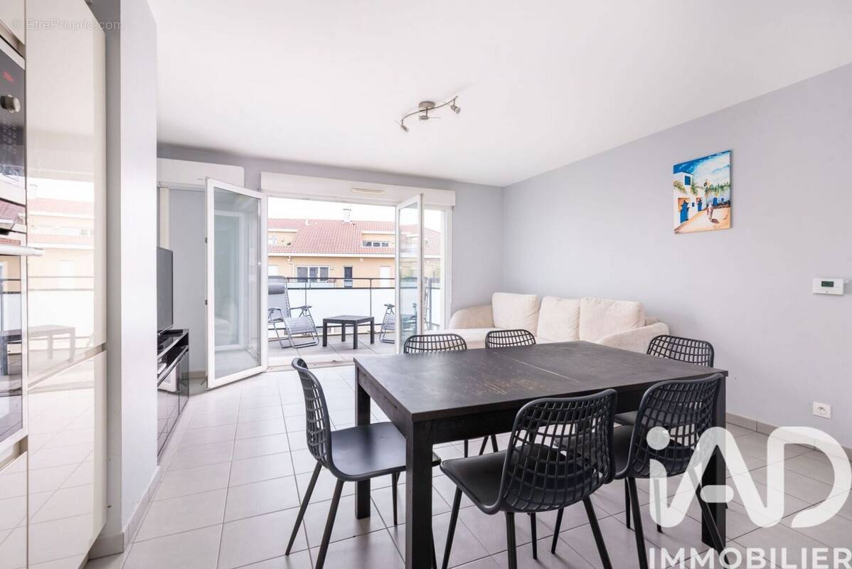 Photo 1 - Appartement à BRON