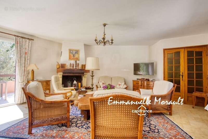 Maison à BAGNOLS-EN-FORET