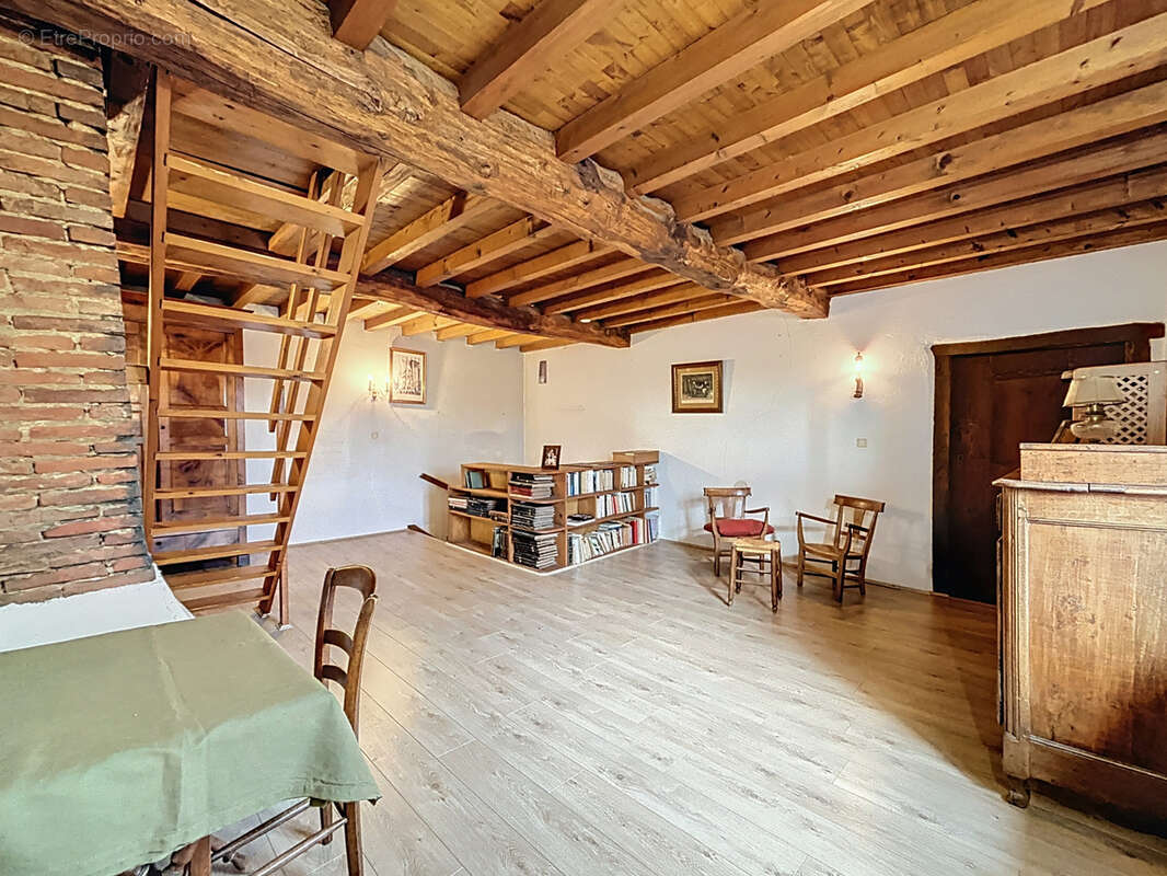 Maison à FAVERGES-DE-LA-TOUR